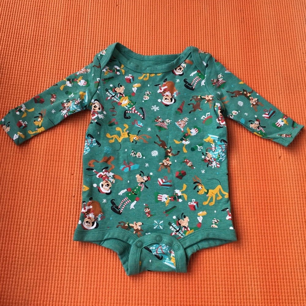 Walt Disney Mickey NWOT Christmas Green Onesie for Baby Size 3-6 months